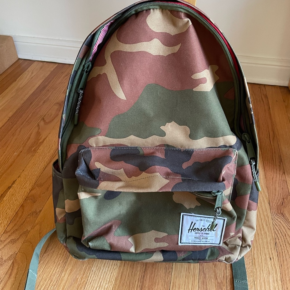 Woodland Camo XL Herschel backpack